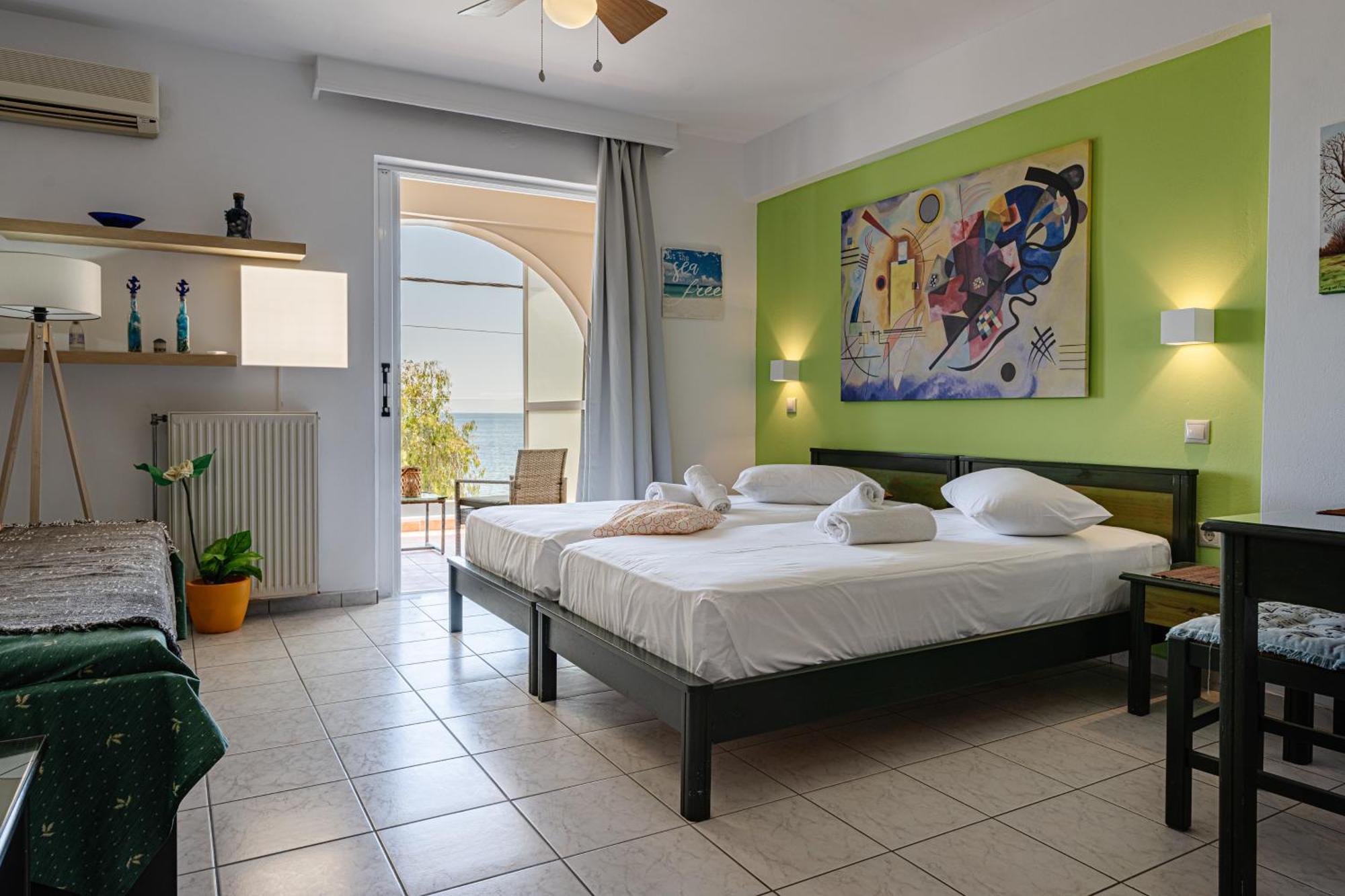 Seafront Spirit Apartments Закинтос Номер фото